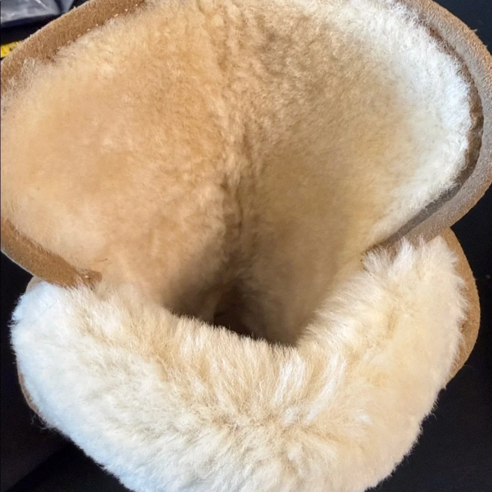 UGG Classic Tall Boots Chestnut Suede Sheepskin Women’s Size 6 NWOB Cozy Winter